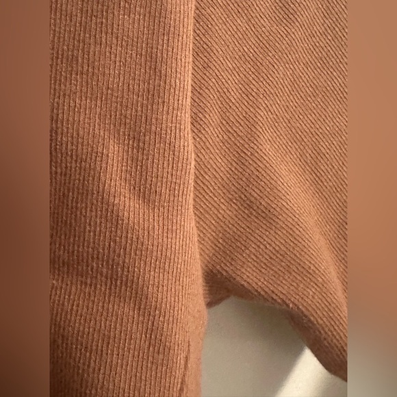 Cropped Stretchy Everlane T-shirt Size M - Picture 3 of 4